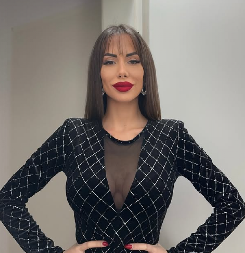 PEVAČICA PRE GODINU DANA OSTALA UDOVICA Sada odlučila da okrene novi list! (FOTO)