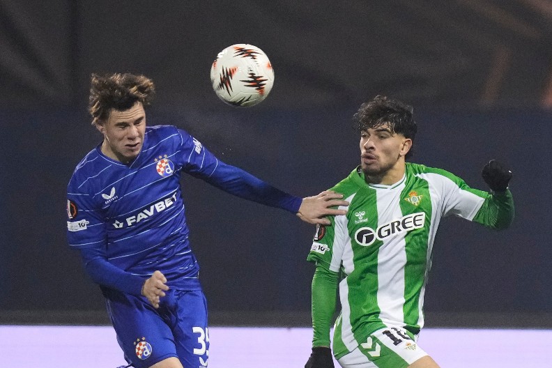 DINAMOV SLOM NA MAKSIMIRU Težak poraz "modrih" u Zagrebu