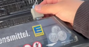 TRIK KOJI SUPERMARKETI KRIJU OD VAS Pomoću ove sitnice iz džepa otključajte korpu za kupovinu za sekund - ne treba vam novčić! (VIDEO)