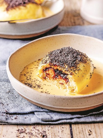 GERM KNEDLE SE TOPE U USTIMA U isto vreme greju i slade, prava zimska poslastica