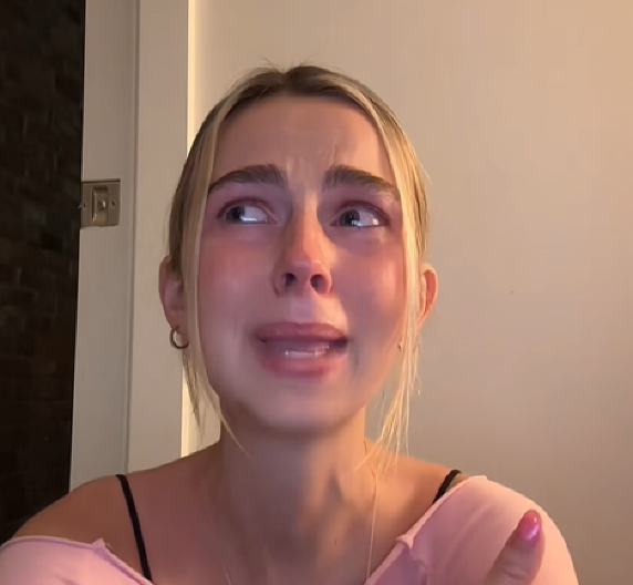 MLADA ŽENA (26) SLAVILA POBEDU NAD AGRESIVNIM KARCINOMOM  Nakon par sati primila je poziv koji ju je izbacio iz koloseka!