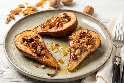 PEČENE KRUŠKE SA ORASIMA I CIMETOM MILUJU NEPCA Najslađa poslastica za hladne dane