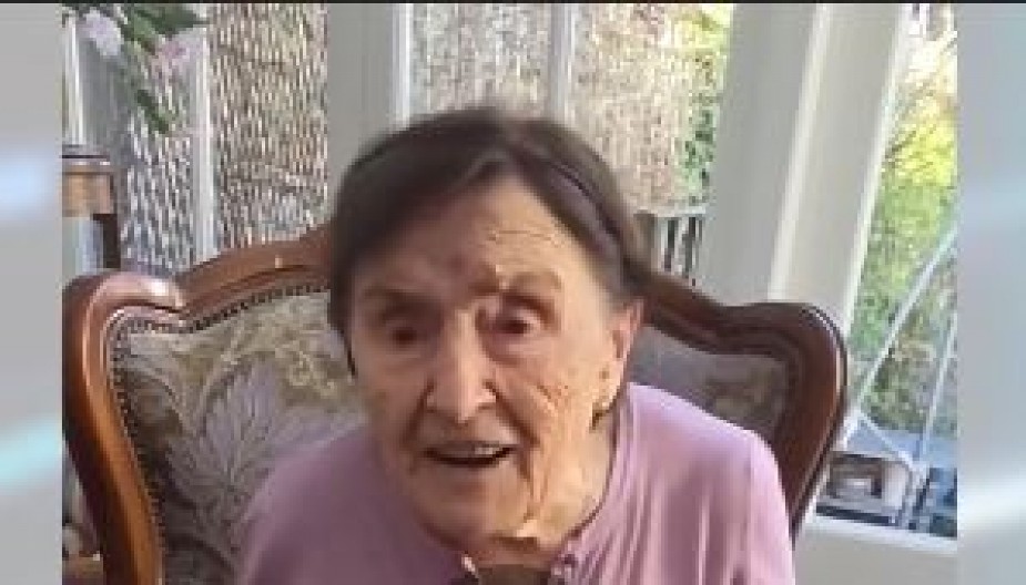 BAKA MILKA IMA 105 I NE ZNA ZA STAJANJE Sama živi, kuva, čisti i igra Užičko kolo – ovo je njena tajna dugovečnosti