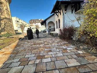 NAŠA JE DUŽNOST DA SVETINJU ODRŽAVAMO Radovi na uređenju ulaza u Hram Svete Trojice u Gornjem Milanovcu