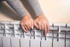 Srbi se kleli u ovo grejanje: Sad cene na nekim stovarištima “lede” novčanike