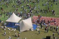 OPŠTI HAOS ZBOG ARGENTINCA Indijci se razbesneli i uleteli u teren, skupo platili da vide Mesija, a on otišao posle 20 minuta (VIDEO)