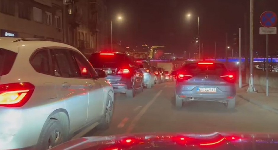 HAOS NA GRANIČNIM PRELAZIMA, LJUDI ČEKAJU PO OSAM SATI Ovaj deo obavezno zaobiđite