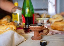 OVO JE "PRVA POMOĆ" KADA SE PREJEDETE, A ZA NJU NISTE IMALI POJMA Evo šta treba da uradite kada "date sebi oduška" na slavama