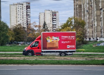 Trgovinski lanac MAXI kroz programe solidarnosti do sada donirao više od 11 miliona kilograma hrane Zajedno u misiji „Hrana za sve“