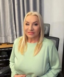 VESNA ZMIJANAC IZAŠLA IZ BOLNICE Pevačica neprepoznatljiva, a ovaj muškarac je sačekao ispred vrata bolnice