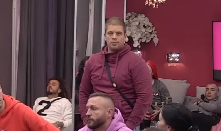 "BANKROTIRAO SAM I PAO U DEPRESIJU" Naš pevač bio u rijalitiju, sada progovorio o ocu i karijeri: "Pazio sam da ga ne obrukam"