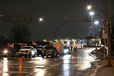 LJUDI NA GRANICI SA SRBIJOM ZAGLAVLJENI PO 12 SATI Za njih je - OPŠTI KOLAPS