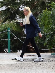 BILA NAJPOPULARNIJA I VOLJENA, A ONDA JOJ SE SVE OBILO O GLAVU Neprepoznatljiva, ne liči na sebe, šta joj se to desilo?