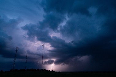 CRNI OBLACI NADVILI SU SE IZNAD OVOG DELA SRBIJE Stigao je ŠOK vremenski obrt