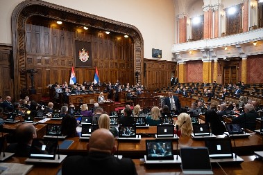 Počela nova sednica Skupštine Srbije, poslanici na početku postavljaju pitanja