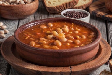 MANASTIRSKI PASULJ GREJE DUŠU I TELO Baš ovako ga prave monasi na Hilandaru