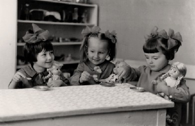 SKORO SVAKA DEVOJČICA U JUGOSLAVIJI JE IMALA OVU LUTKU, A DANAS VREDI 23.000 EVRA!  Proverite gde ste je zagubili