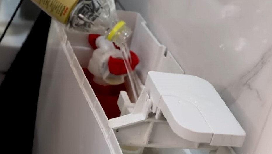 4 NAČINA ZA ČIŠĆENJE VODOKOTLIĆA Ubija sav kamenac, ima da radi kao da ste ga tek kupili