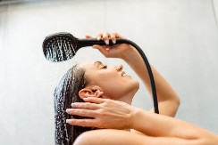 OBRATITE PAŽNJU Navike tokom tuširanja vam uništavaju kožu