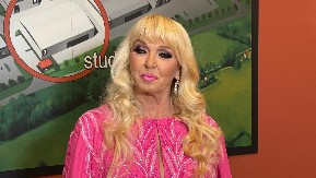 "KAPLJE SA SVIH STRANA" Najbogatija pevačica u regionu progovorila o novcu, pa otkrila da li se čula sa Sejdom Bešlić! (VIDEO)