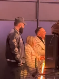 GASTOZ UHVAĆEN SA OVOM PEVAČICOM Od Anđele ni traga ni glasa, pobegao čim je video kamere! (VIDEO)