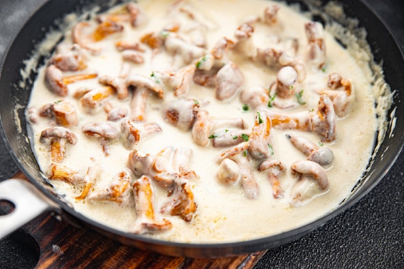 BEŠAMEL SOS SA PEČURKAMA SUPER IDE UZ LAZANJE Baš ovako ga prave u Francuskoj