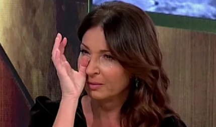 SANJA MARINKOVIĆ POSLE TOLIKO GODINA OTKRILA PRAVI RAZLOG ZBOG KOGA SE RAZVELA OD SUPRUGA Voditeljka ispričala i kako je sin Strahinja podneo sve