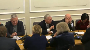 "DOVIĐENJA DEBILI!" Poslanik izvređao kolege pa napustio salu (VIDEO)