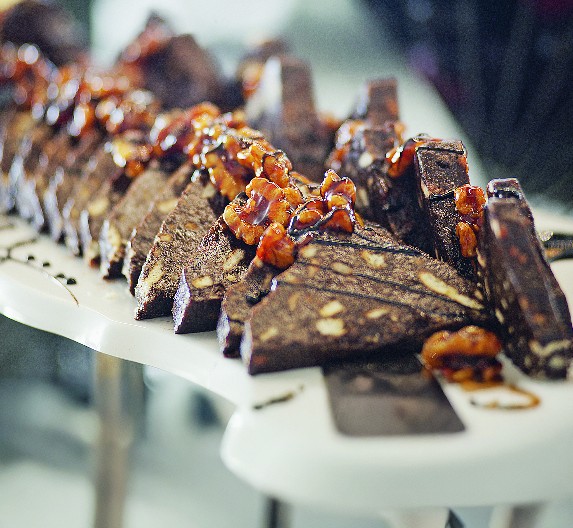 TROUGLIĆI OD ČOKOLADE SE SMAŽU U TRENU A ukrasiće svaku posnu trpezu