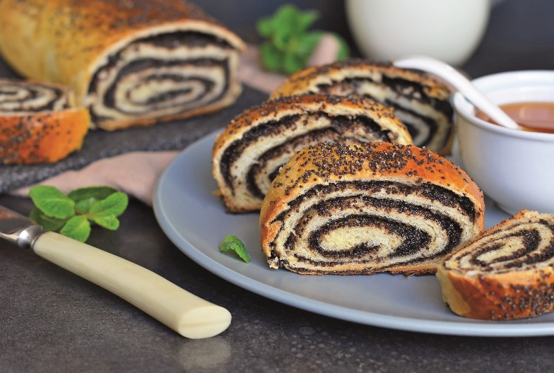 BAKINA MAKOVNJAČA BUDI NOSTALGIJU A polizaćete i tanjir koliko je ukusna