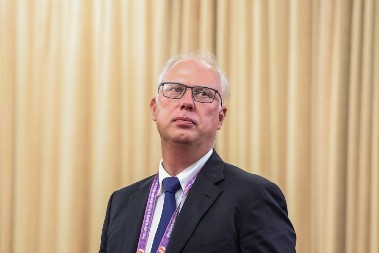 RAT KOJI ZARAĐUJE MILIJARDE Dmitrijev razotkrio ko zapravo gura sukob u Ukrajini