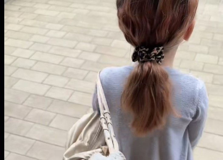 „NEMA JOŠ ZUBE, ALI IMA KANDŽE!“ Stavila ćerki (7) duge veštačke nokte, ljudi se krste kad vide na šta dete liči!