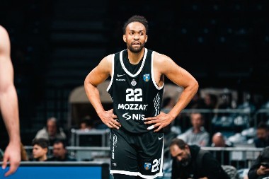 HAOS NAKON UTAKMICE Džabari Parker u sukobu sa navijačima posle debakla