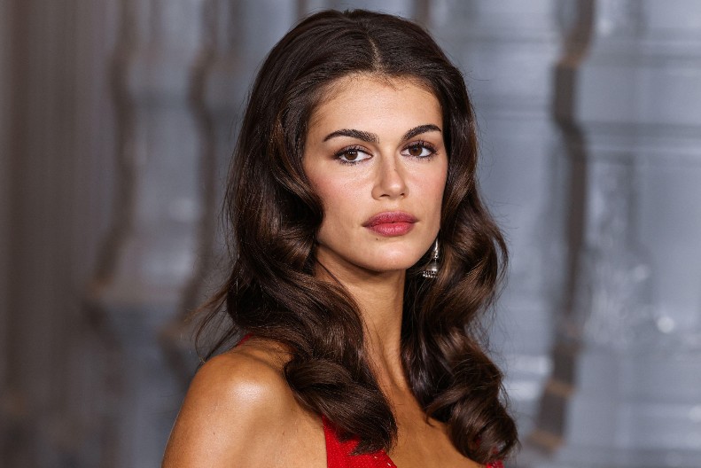 OBUCITE ČIPKU ZA DOČEK NOVE GODINE Slavlje ne može da prođe bez haljine od zavodljivog materijala, kombinuje se fenomenalno