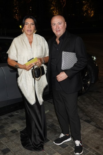 ĐANI NIJE KUPIO SLAĐI NOVOGODIŠNJI POKLON Otkrio šta se umesto toga nalazi u njegovom koferu, šokirao javnost!