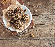 BANANA KUGLICE SE TOPE U USTIMA A vole ih svi od 7 do 107 godina