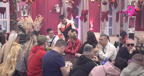 ZAPROŠENA MINA VRBAŠKI Rekla "da" šešt godina mlađem dečku, blista od sreće!