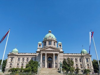 BLOKADERSKI TUŽILAC "DOBIO NERVNI SLOM": Mrdić predao set pravosudnih zakona u Skupštinu