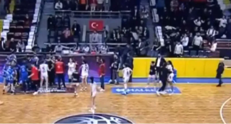 OPŠTA TUČA NA KOŠARKAŠKOM TERENU Jedna osoba zadobila povredu glave