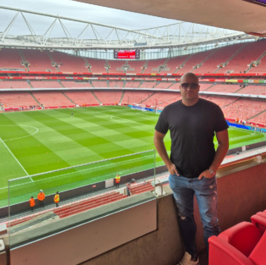 RIJALITI UČESNIK DANAS ZARAĐUJE MILIONE Niko nije verovao u njega, umalo propao, a sada je fudbalski menadžer (FOTO)