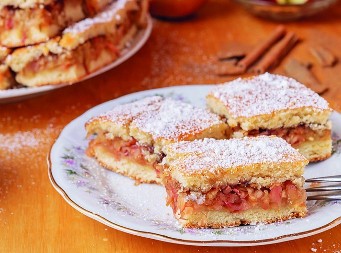 Lenja pita će biti meka kao duša: Primenite mađarski trik, evo šta stavljaju u kolač