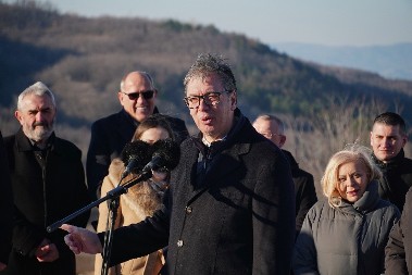 "PUSTI SNOVI": Vučić poručio blokaderima da zaborave revoluciju