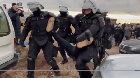 "PREDLOŽIĆU IZLAZAK IZ OVE KRVAVE VLADE!" Knežević: Hapsili su maloletnu decu, starca od 80 godina!