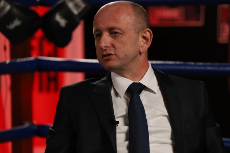 ON JE LIDER SRPSKOG NARODA U CRNOJ GORI Vučić o hapšenju Kneževića: Zabrinut sam....