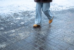 ZIMSKI TRIK KOJI JE ZALUDEO INTERNET Svakodnevno ga bacate u smeće, a nemate pojma da čini čuda 