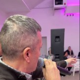 JOŠ JEDAN SKANDAL U NOVOGODIŠNJOJ NOĆI Organizator pobegao sa parama, pevač zaustavio muziku: "Više nećemo da pevamo, vi sedite tu, jedite, pijte" (VIDEO) 