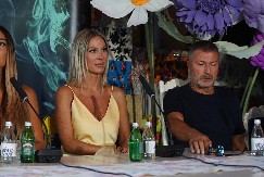 UZEO PARE I NESTAO, A ĐOGANIJEVIMA OSTAO PRAZAN DŽEP Vesna progovorila o prevari u Nemačkoj: "Zbog jedne budale svi da ispaštamo"