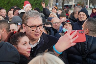 VUČIĆ POZVAO SVE GRAĐANE DA DOĐU U BOŽIĆNO SEOCE: Moja želja je da ovi divni ljudi nastave da nam čuvaju Srbiju