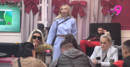 "JANJUŠE, ŠAMAR ĆU DA TI OPALIM" Rijaliti učesnik ne skida ruke sa Aneli ubeđen da se pretvara