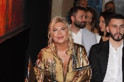 DEA ĐURĐEVIĆ SA VERENIKOM NAPUSTILA SRBIJU Evo kako provodi praznične dane!